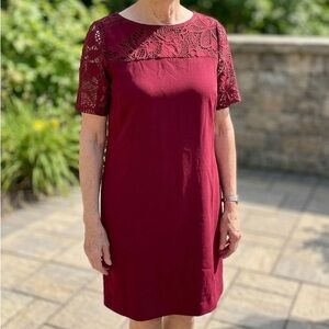 Ann Taylor Petite Lace Yoke Sheath Dress 4P Burgundy Wine Red Short Sleeve EUC